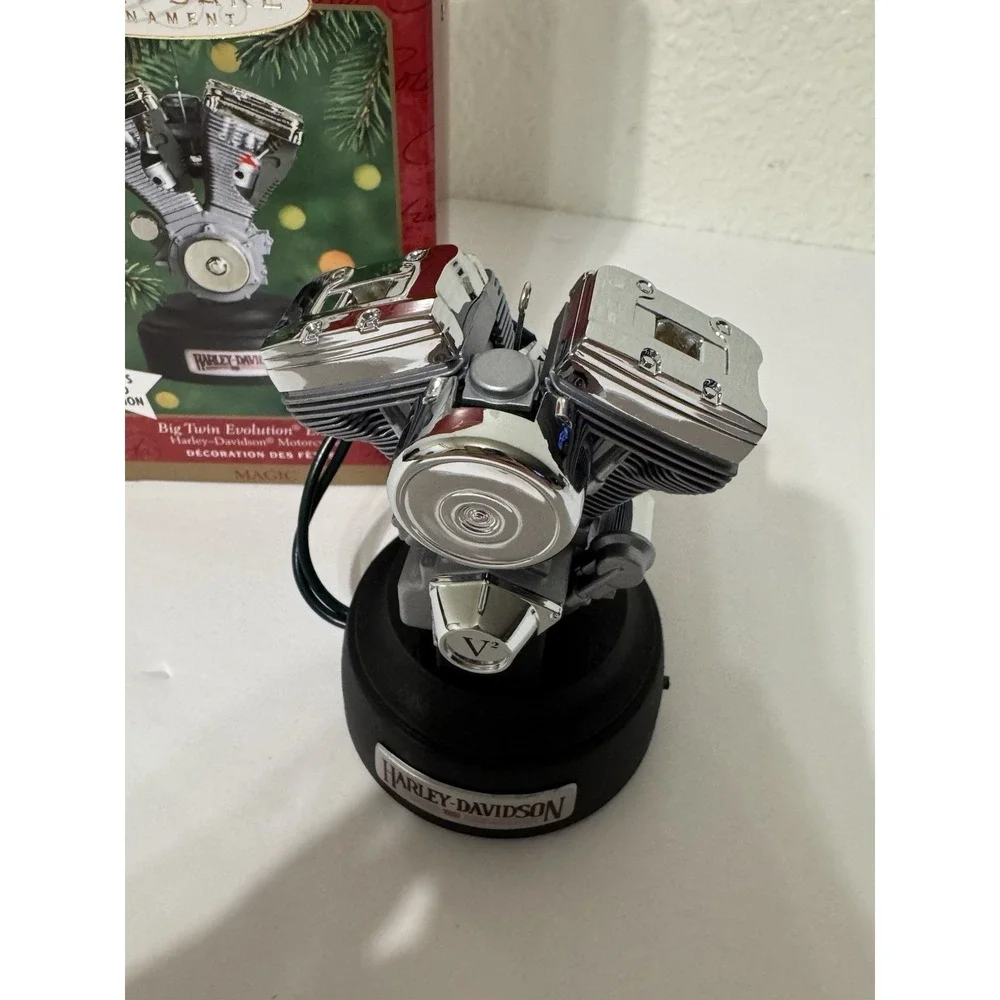 Hallmark Keepsake Harley Davidson Big Twin Evolution Engine Ornament 2000 EUC